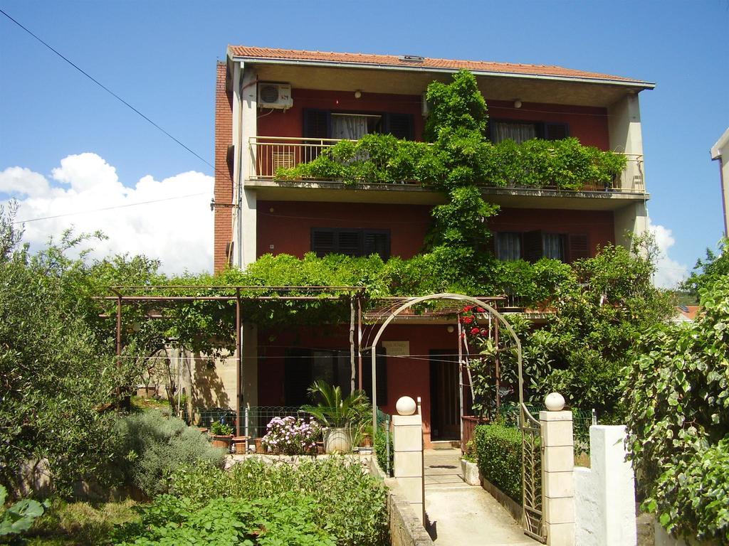 Apartments Srhoj Stari Grad  Dış mekan fotoğraf