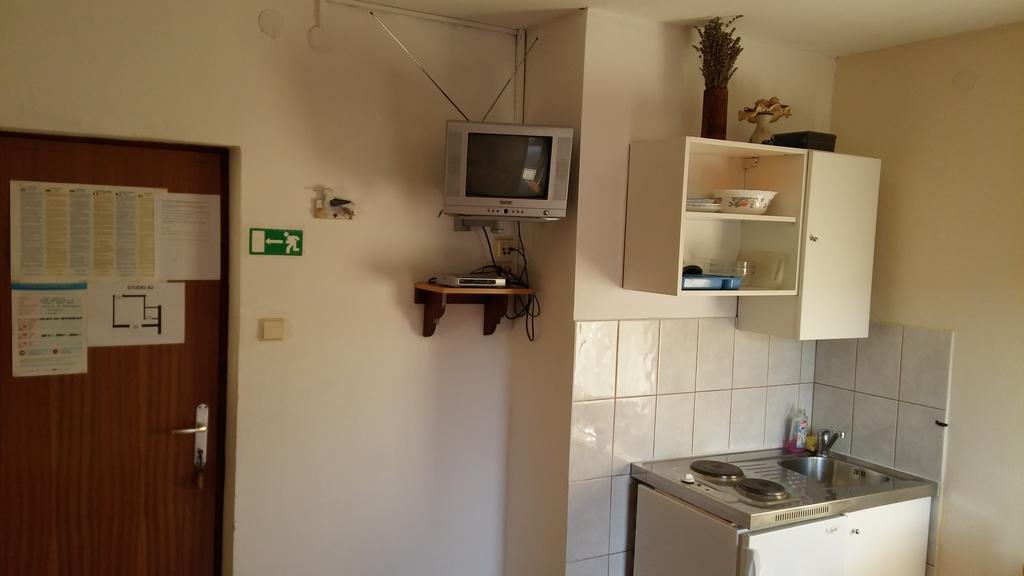 Apartments Srhoj Stari Grad  Dış mekan fotoğraf