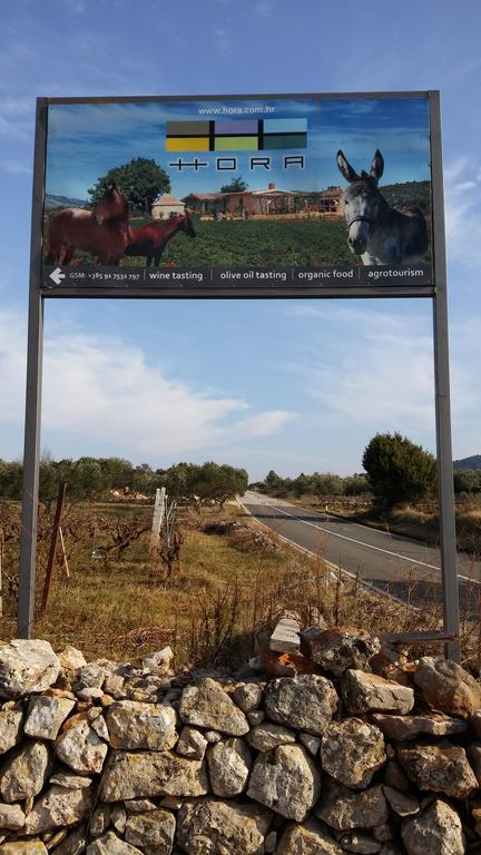 Apartments Srhoj Stari Grad  Dış mekan fotoğraf