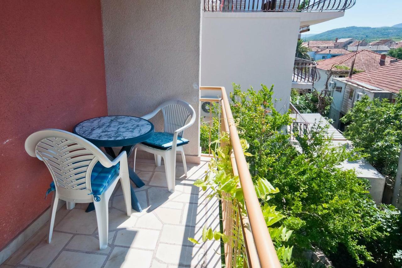 Apartments Srhoj Stari Grad  Dış mekan fotoğraf