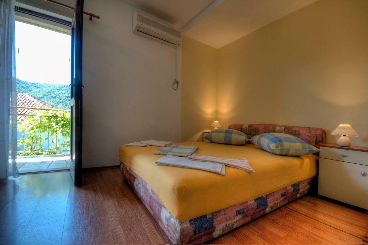 Apartments Srhoj Stari Grad  Dış mekan fotoğraf