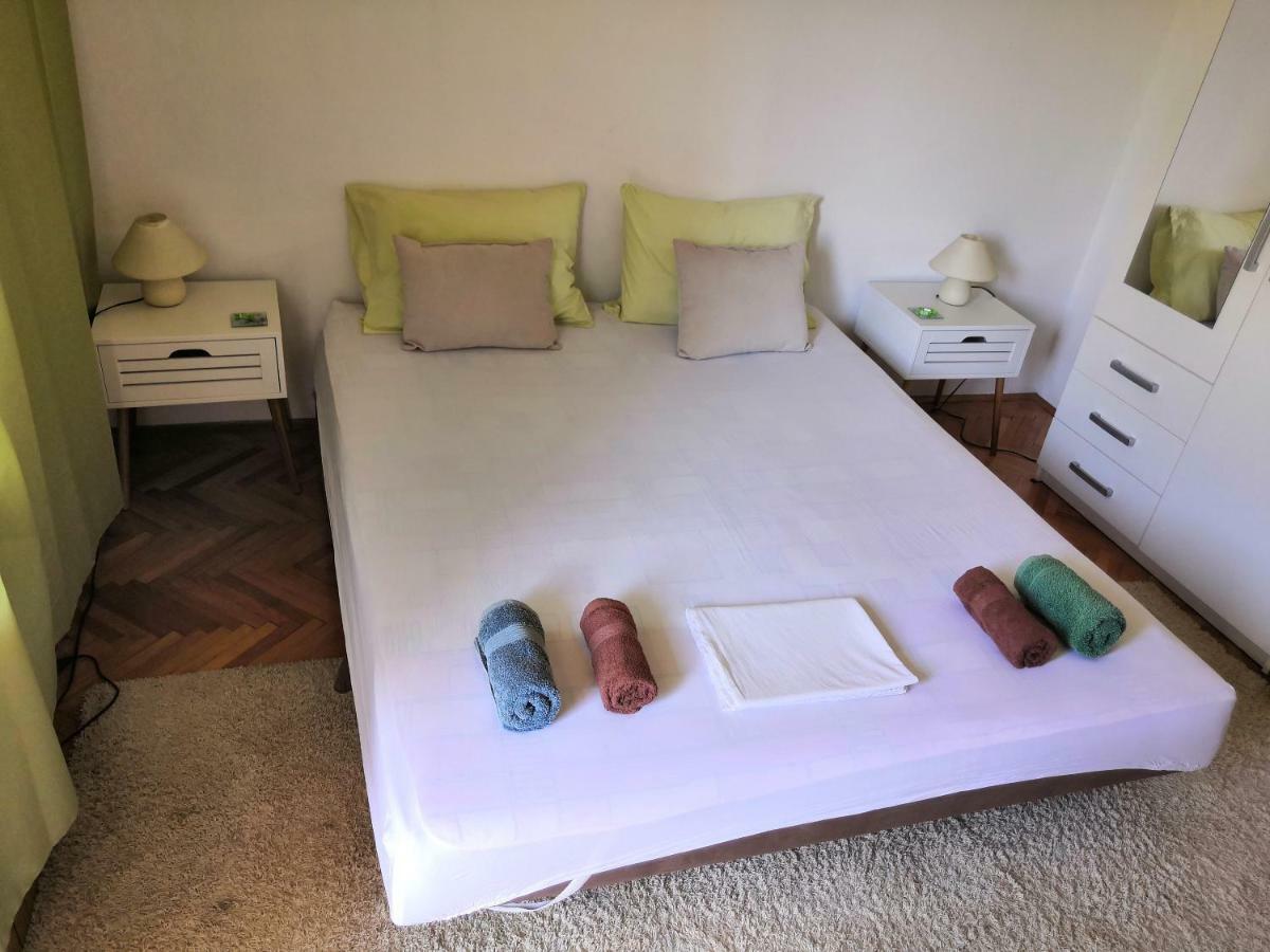Apartments Srhoj Stari Grad  Dış mekan fotoğraf