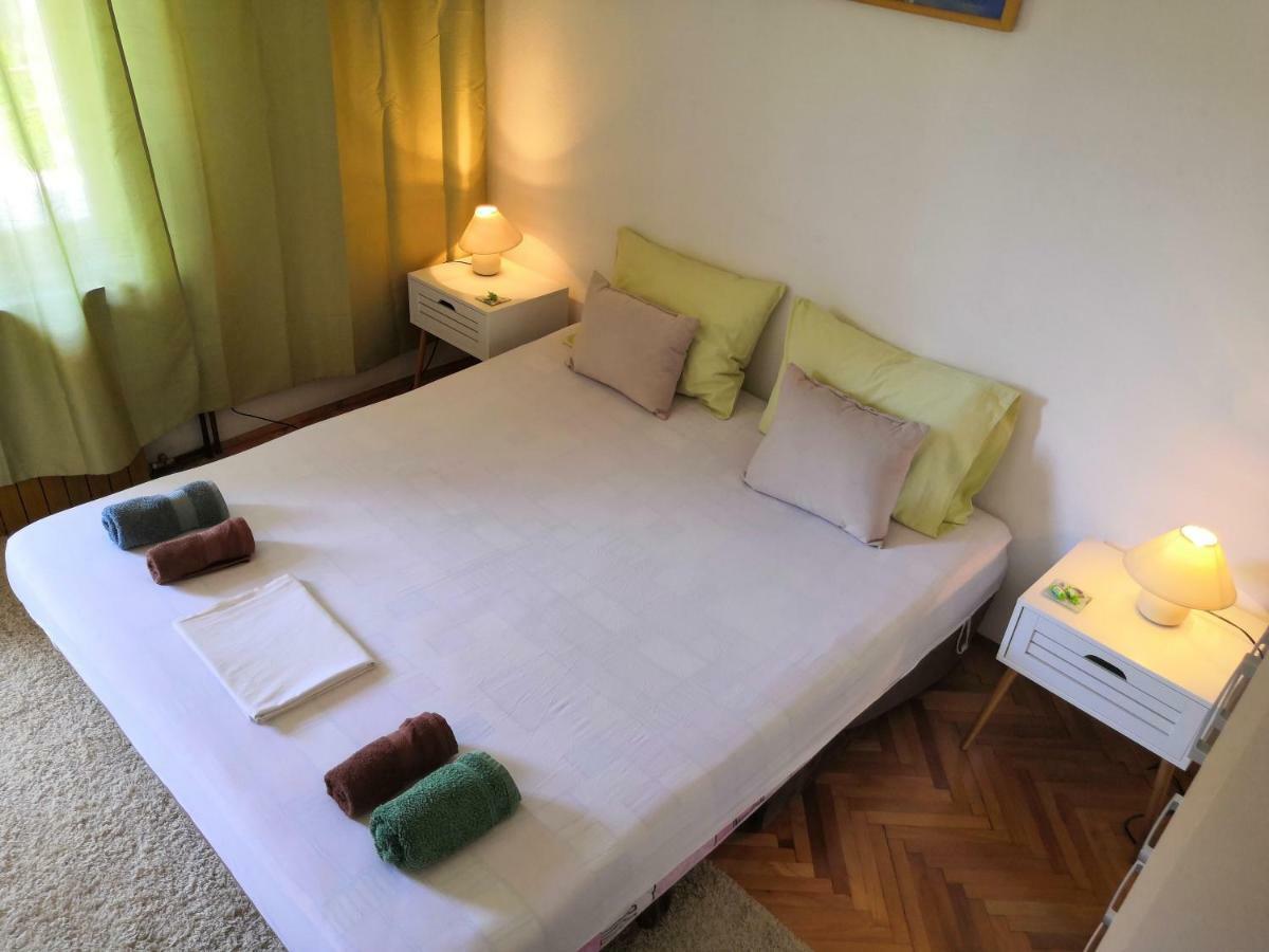 Apartments Srhoj Stari Grad  Dış mekan fotoğraf